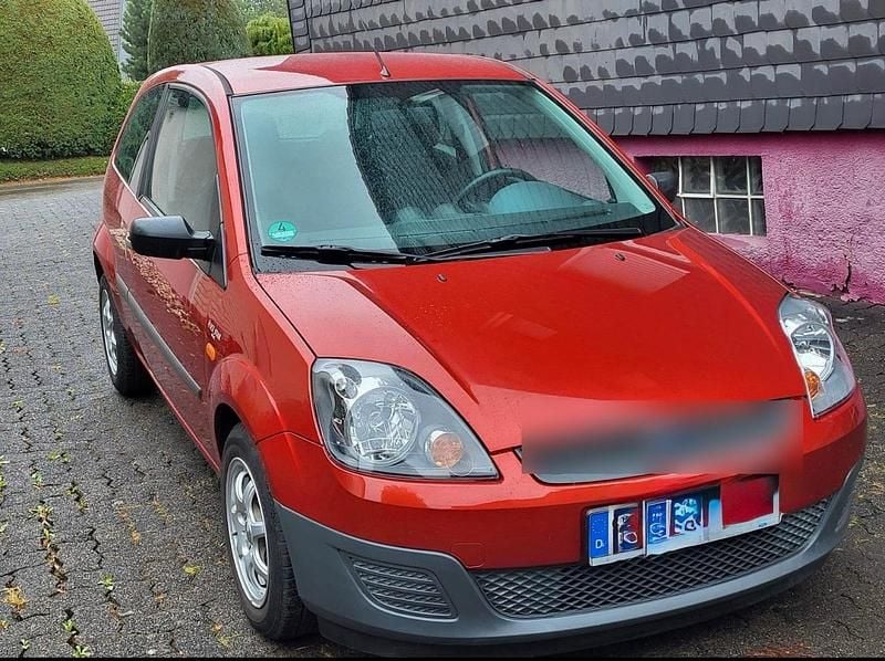 Rot Gebraucht 2006 Ford Fiesta Kleinwagen | 3.190 € (Etwas zu teuer) - Bild 1/4