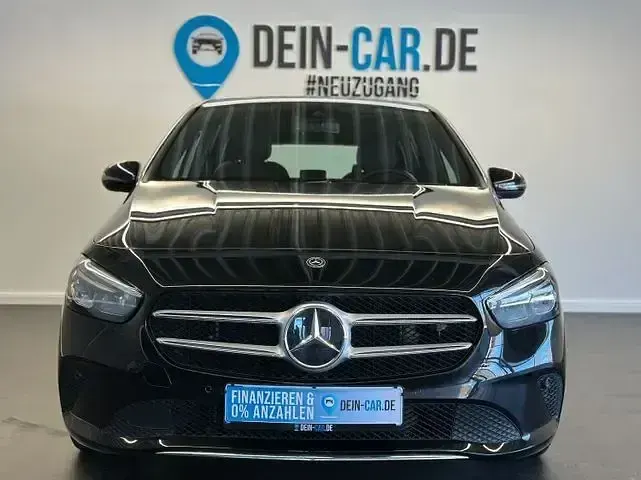 Gebraucht Mercedes B180 136 PS (100 kW) 2019 Schwarz Kleinwagen
