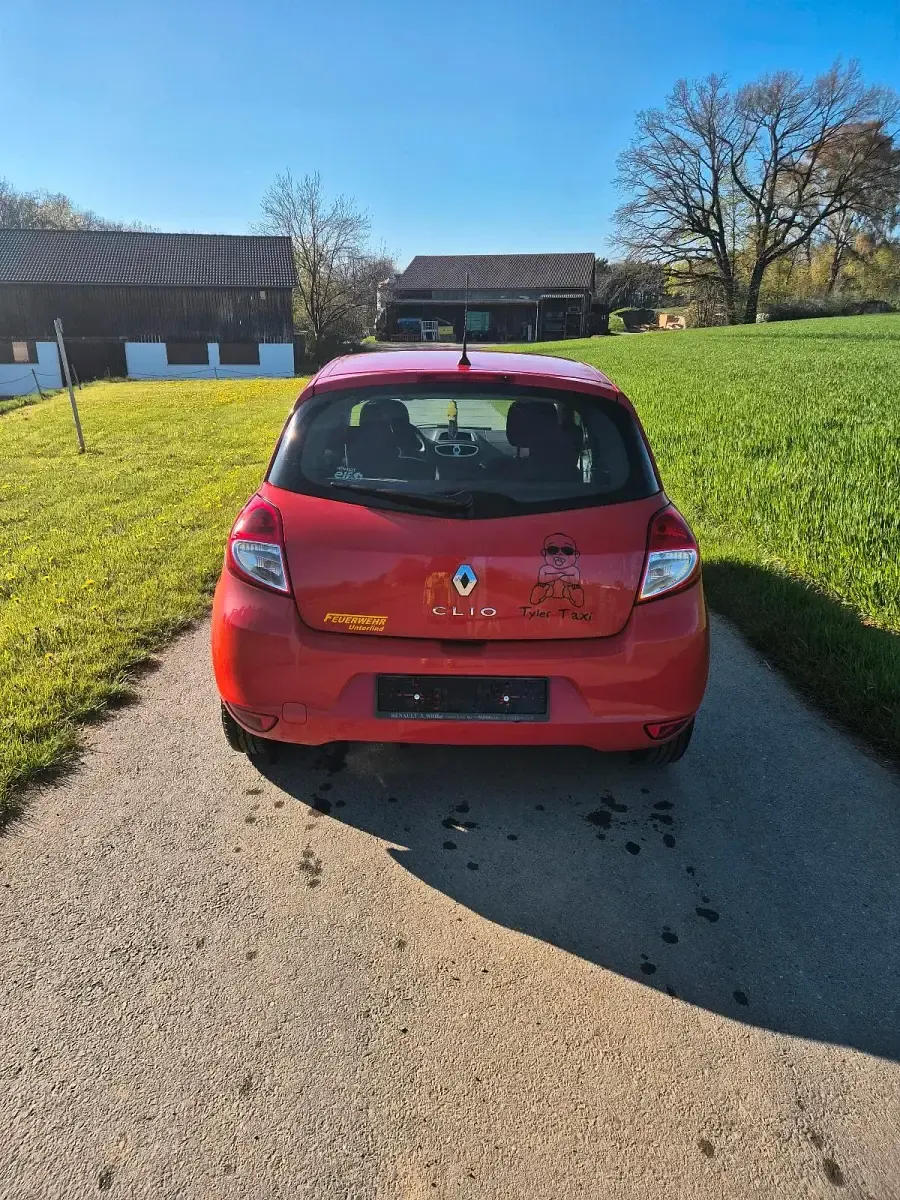 Gebraucht Renault Clio 75 PS (55 kW) 2012 Rot Kleinwagen
