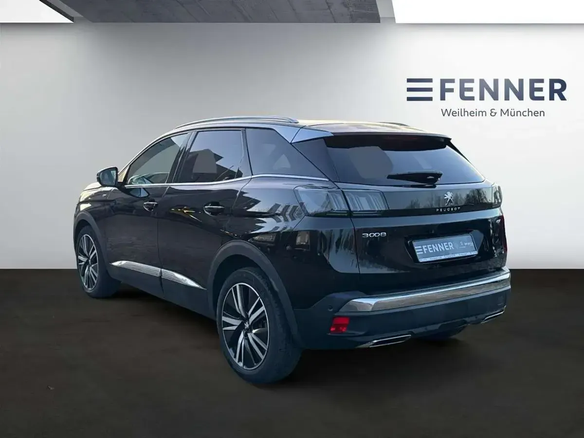 Gebraucht Peugeot 3008 131 PS (96 kW) 2023 Lackierung schwarz perla nera/metallic klarlack SUV