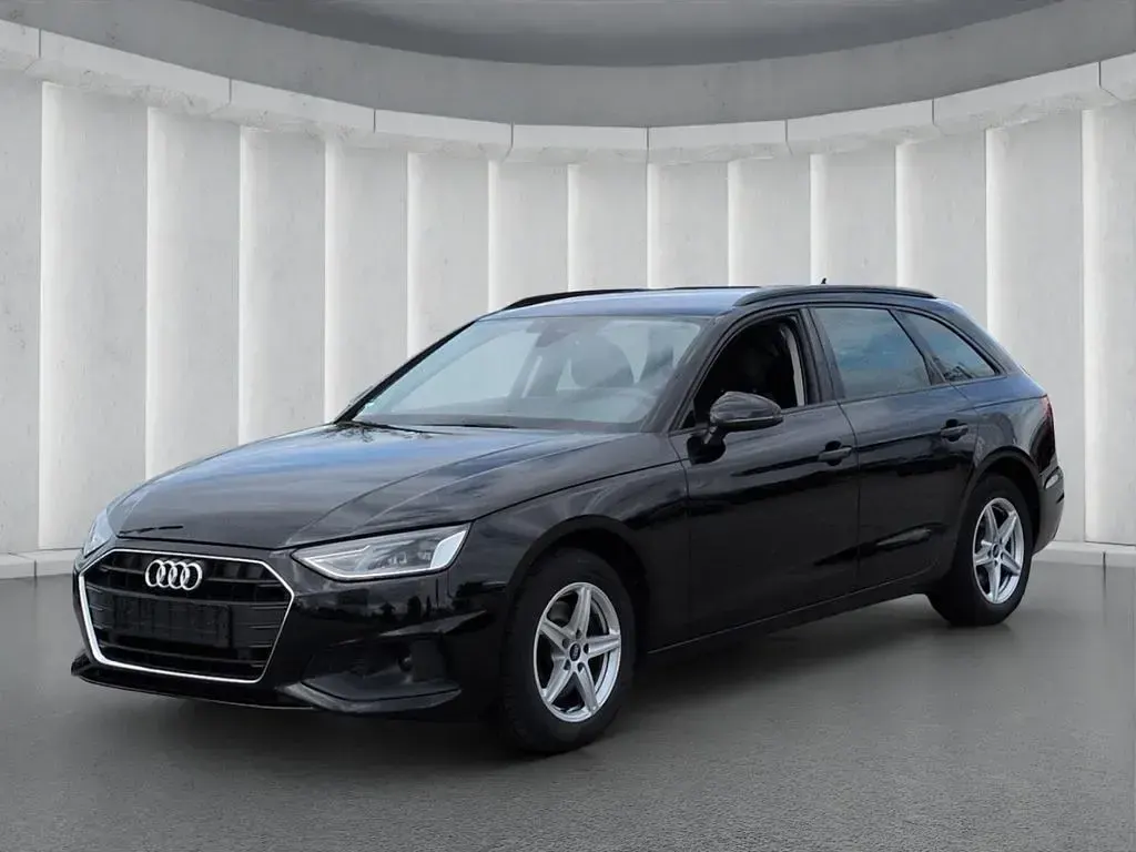 Gebraucht Audi A4 Sport 163 PS (119 kW) 2023 Brillantschwarz Kombi