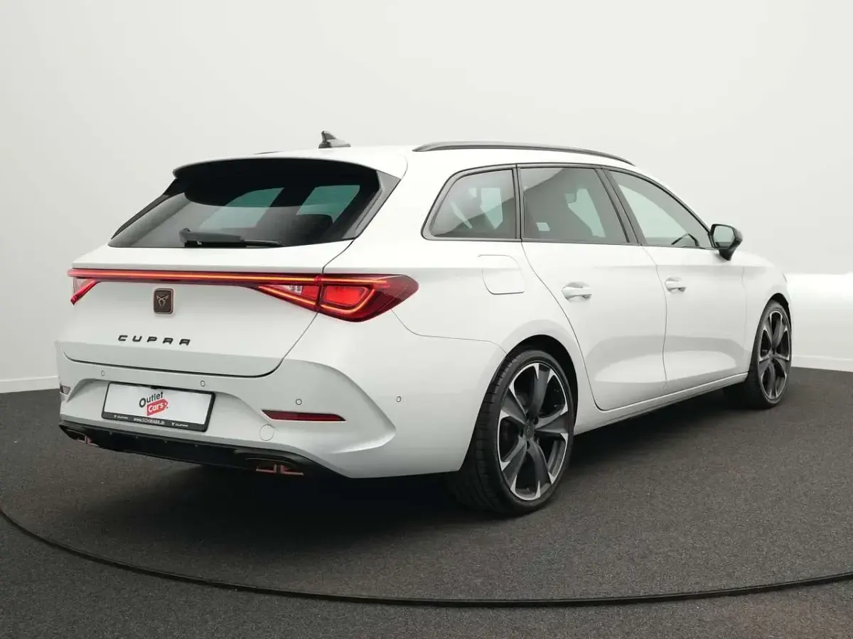 Gebraucht Cupra Leon VZ 245 PS (180 kW) 2022 Weiß Limousine