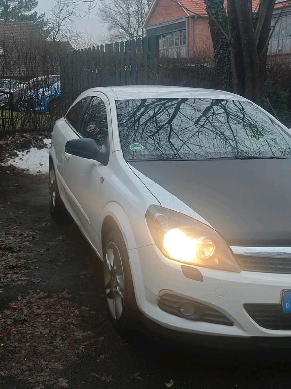 Gebraucht Opel Astra Cabriolet 90 PS (66 kW) 2008 Weiß Cabrio