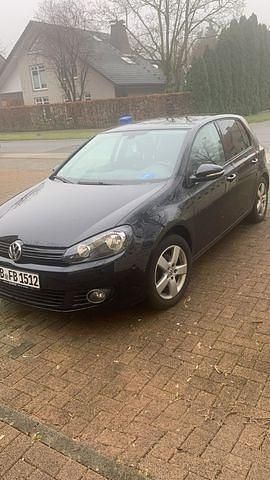 Gebraucht VW Golf VI Team 105 PS (77 kW) 2010 Deep black perleffekt Kleinwagen
