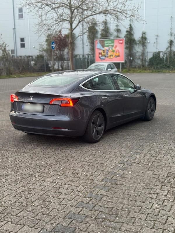 Gebraucht Tesla Model 3 Standard Range 239 kW (325 PS) 2020 Grau Limousine
