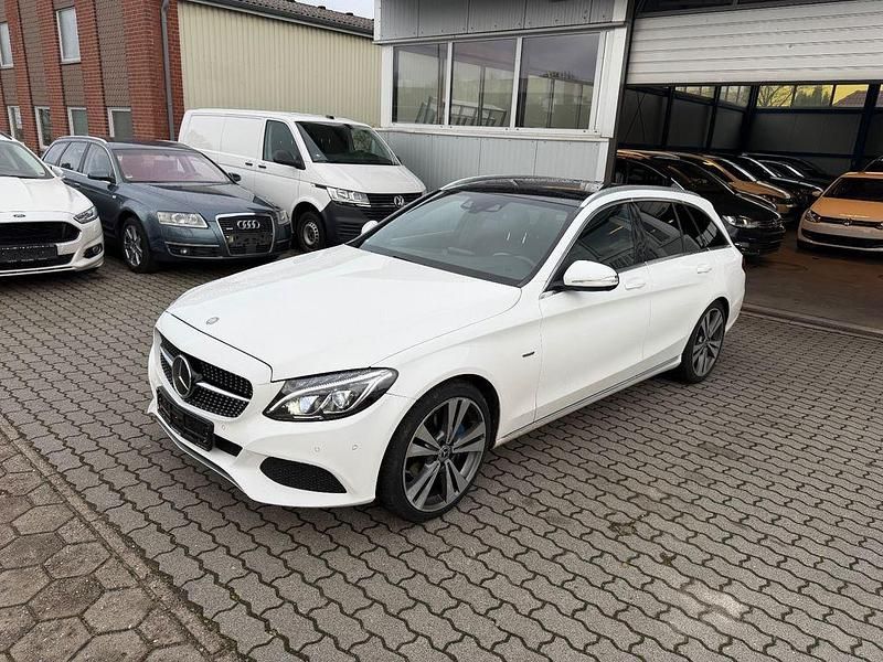 Weiß Gebraucht 2015 Mercedes C250 Edition 1 Kombi | 12.490 € (Fairer Preis) - Bild 1/4