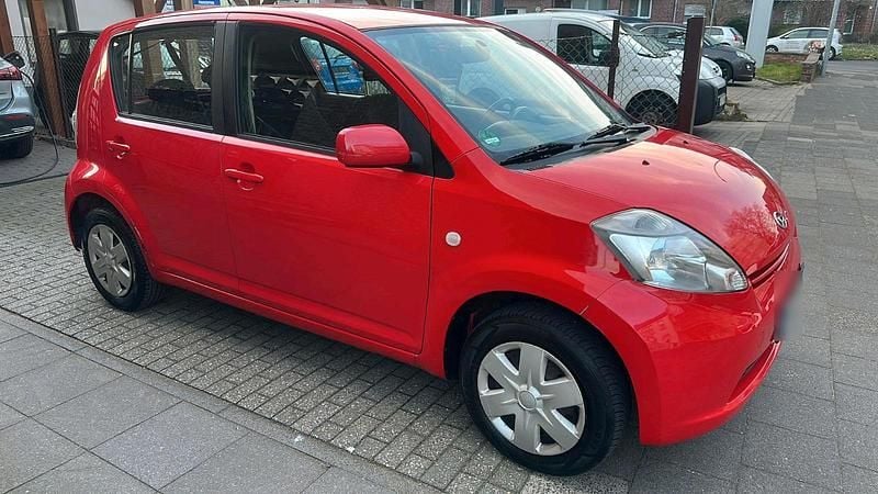 Gebraucht Daihatsu Sirion 69 PS (50 kW) 2007 Rot Kleinwagen