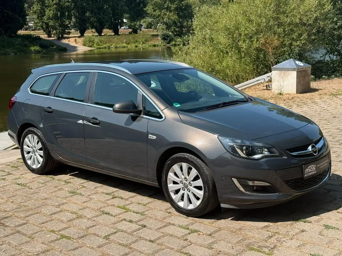 Gebraucht Opel Astra Exklusiv 136 PS (100 kW) 2015 Grau Kombi