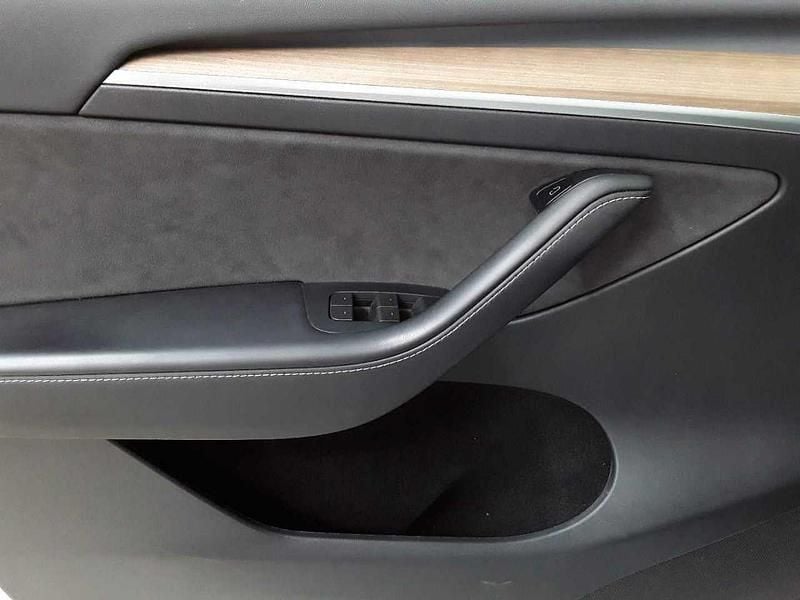 Gebraucht Tesla Model Y 378 kW (514 PS) 2023 Pearl white multicoat SUV