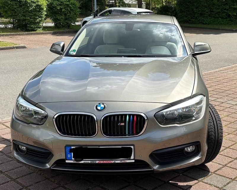 Grau Gebraucht 2016 BMW 118 Advantage Kleinwagen | 13.200 € (Guter Preis) - Bild 1/4