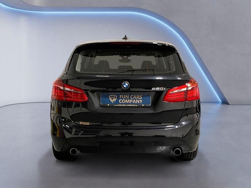 Gebraucht BMW 220 Active Tourer Advantage 192 PS (141 kW) 2017 Schwarz Van / Kleinbus
