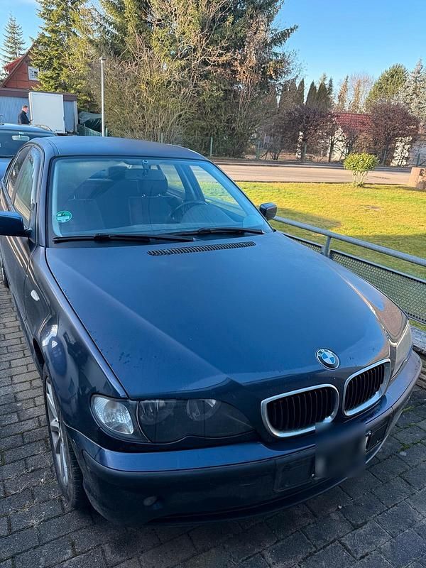 Blau Gebraucht 2002 BMW 316 Limousine | 1.000 € - Bild 1/4