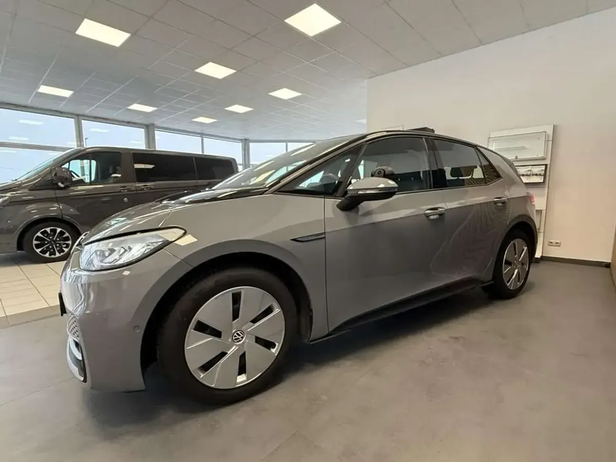 Gebraucht VW ID.3 Pro Performance 150 kW (204 PS) 2023 Mondsteingrau Kleinwagen