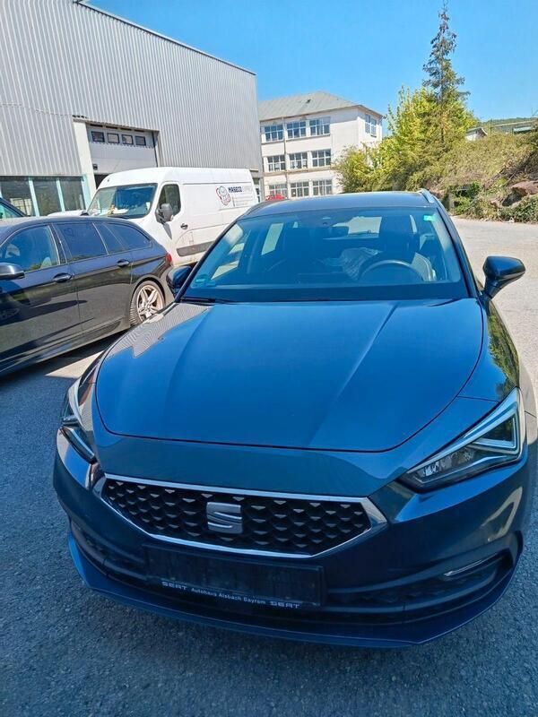 Grau Gebraucht 2021 Seat Leon XCELLENCE Kombi | 12.600 € (Guter Preis) - Bild 1/4