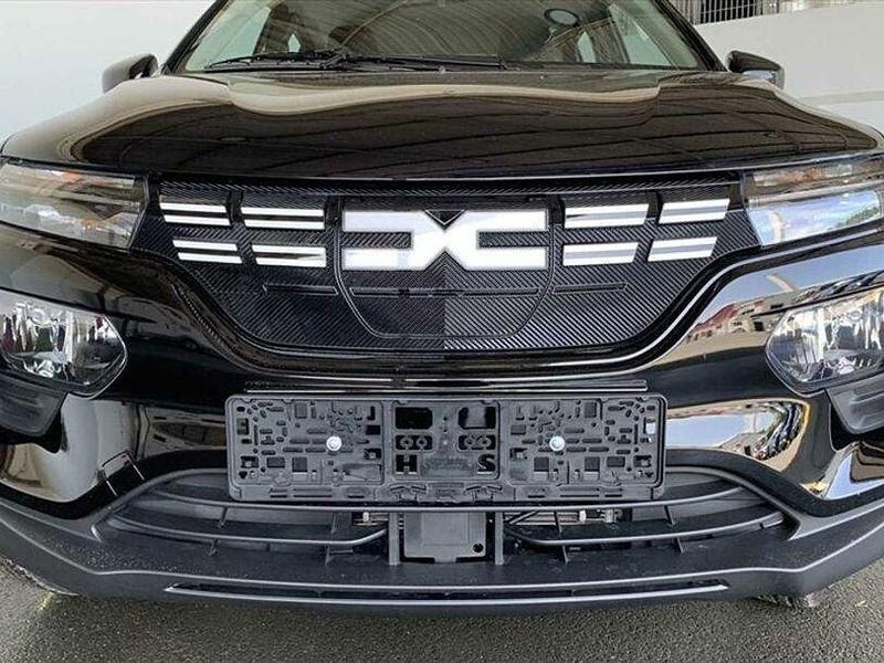 Gebraucht Dacia Spring Essentiel 33 kW (45 PS) 2023 Schwarz / magmaschwarz / metallic Kleinwagen