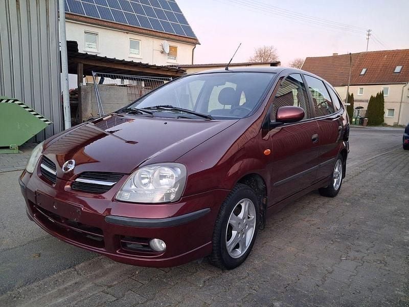 Rot Gebraucht 2004 Nissan Almera Tino Tekna Van / Kleinbus | 1.890 € (Fairer Preis) - Bild 1/4