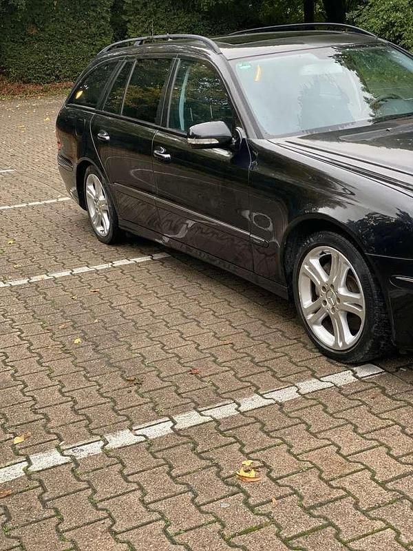 Gebraucht Mercedes E280 190 PS (139 kW) 2007 Schwarz Kombi