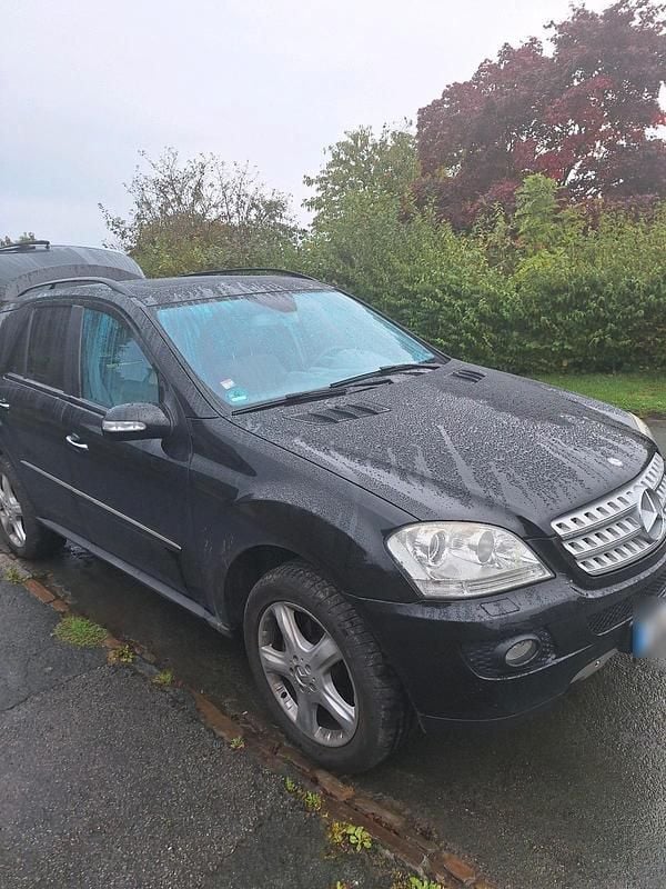 Gebraucht Mercedes ML350 272 PS (200 kW) 2007 Schwarz SUV