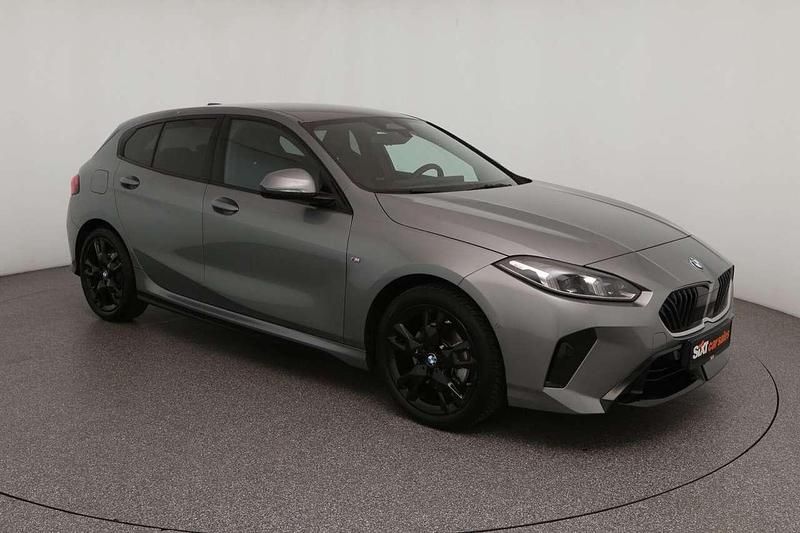 Grau Gebraucht 2025 BMW 120 M Sport Kleinwagen | 30.880 € (Etwas zu teuer) - Bild 1/4