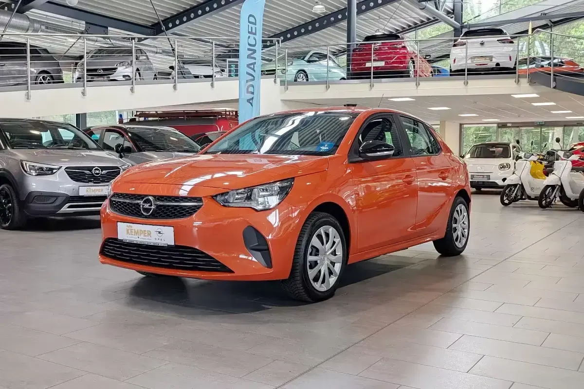 Gebraucht Opel Corsa-e Edition 100 kW (136 PS) 2022 Power orange (metallic) Kleinwagen