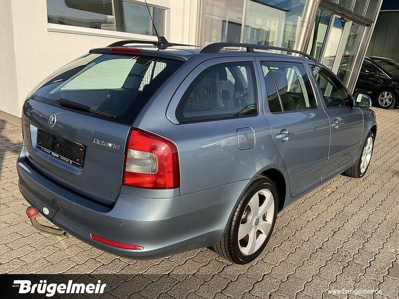 Używany Skoda Octavia Elegance 160 KM (117 kW) 2012 Szary Kombi
