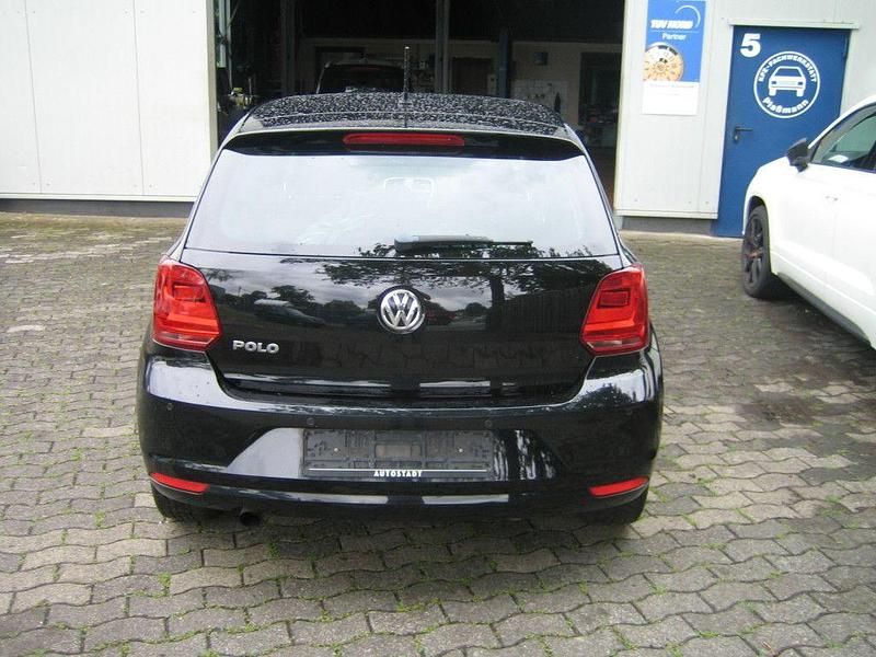 Gebraucht VW Polo LOUNGE 110 PS (80 kW) 2015 Ebenholzschwarz Kleinwagen