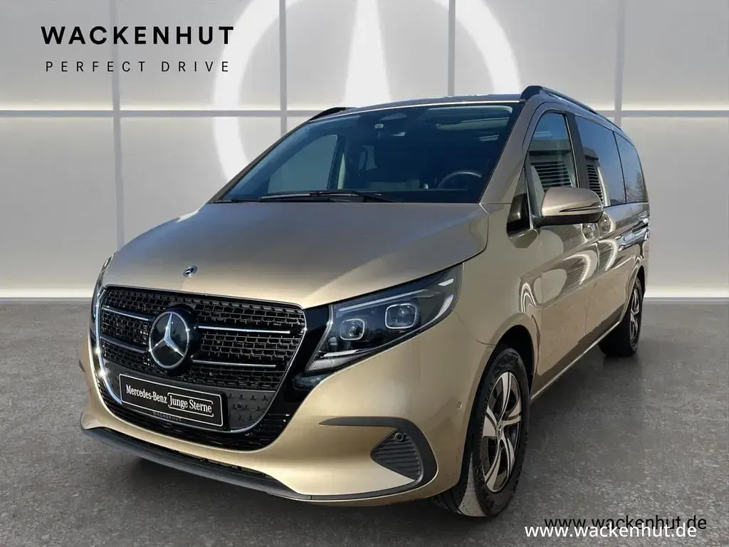 Gebraucht Mercedes V220 Style 163 PS (119 kW) 2025 Gold Van / Kleinbus