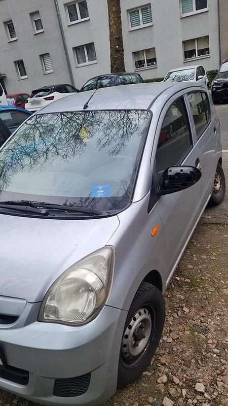Gebraucht Daihatsu Cuore 60 PS (44 kW) 2009 Silber Kleinwagen