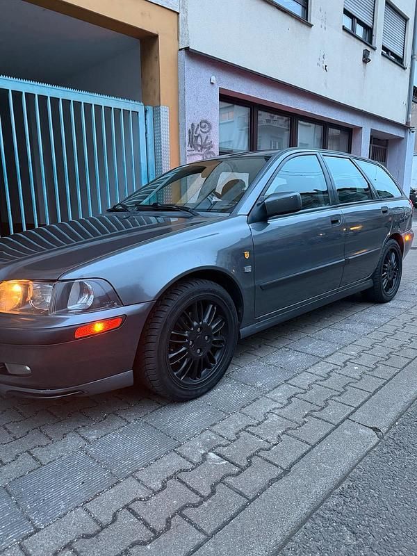 Gebraucht Volvo V40 200 PS (147 kW) 2001 Grau Kombi
