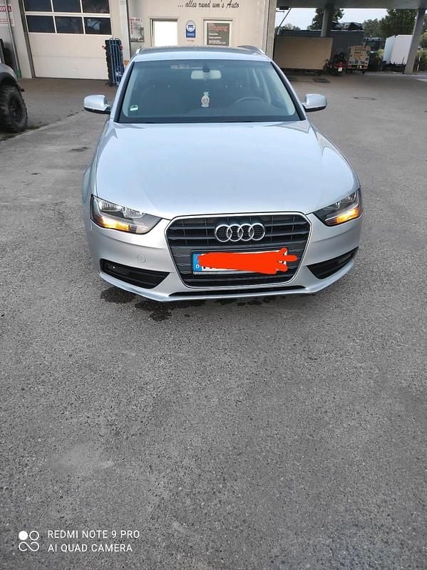 Silber Gebraucht 2013 Audi A4 Kombi | 10.000 € (Fairer Preis) - Bild 1/4