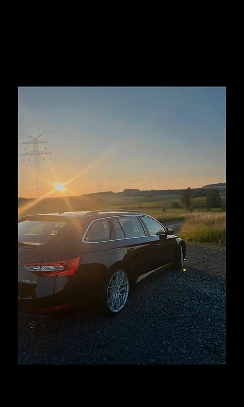 Gebraucht Skoda Superb 190 PS (139 kW) 2016 Schwarz Kombi