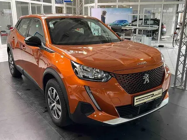 Gebraucht Peugeot e-2008 Active 100 kW (136 PS) 2022 SUV