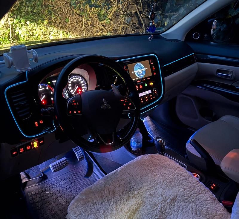 Gebraucht Mitsubishi Outlander 150 PS (110 kW) 2016 Blau SUV