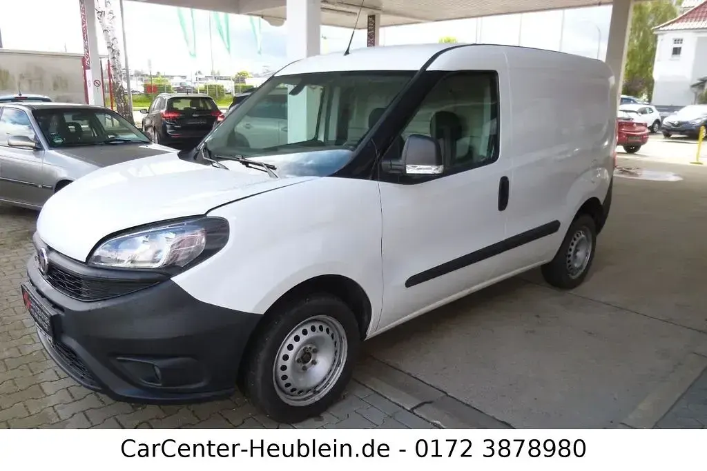 Gebraucht Fiat Doblò 95 PS (69 kW) 2019 Weiß Van / Kleinbus