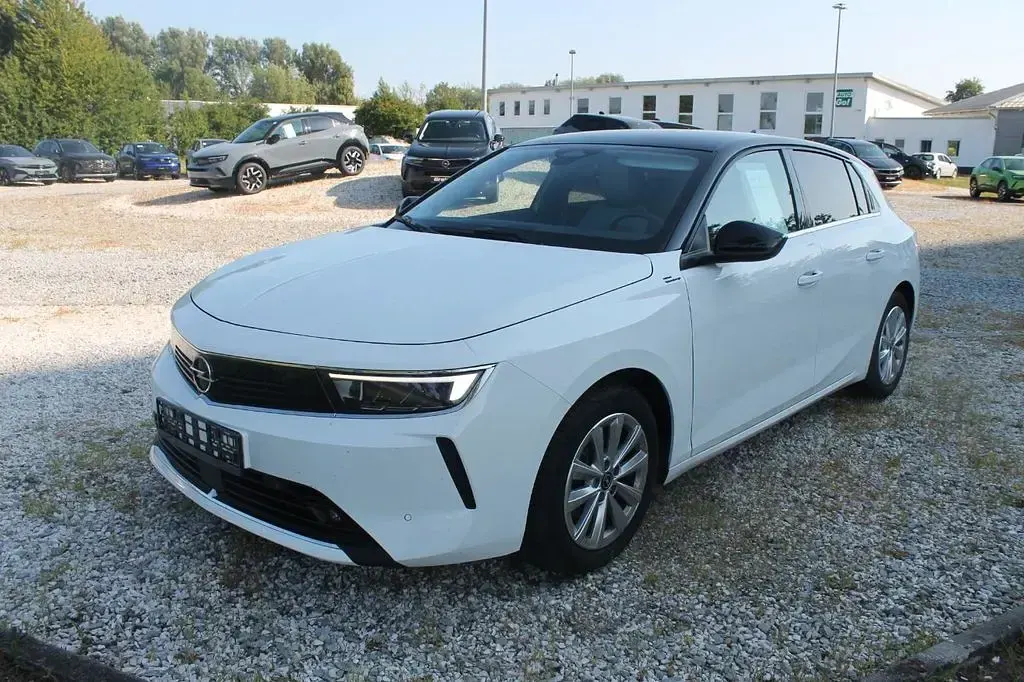 Gebraucht Opel Astra Elegance 131 PS (96 kW) 2023 Weiß Kleinwagen