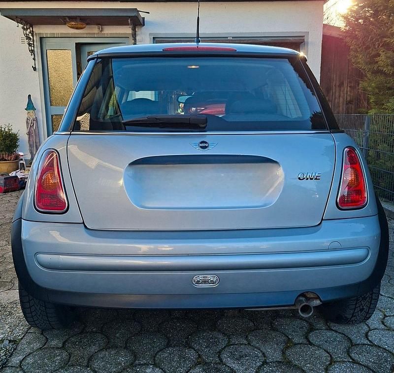 Usado Mini ONE 90 HP (66 kW) 2004 Prateado Citadino
