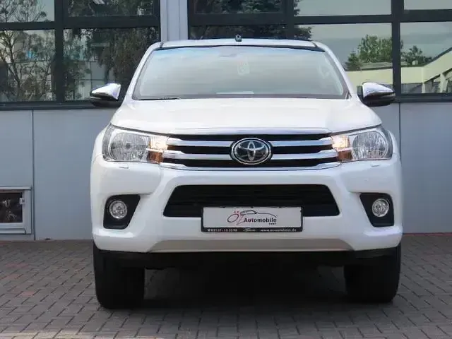 Gebraucht Toyota HiLux 150 PS (110 kW) 2019 Weiß Pickup