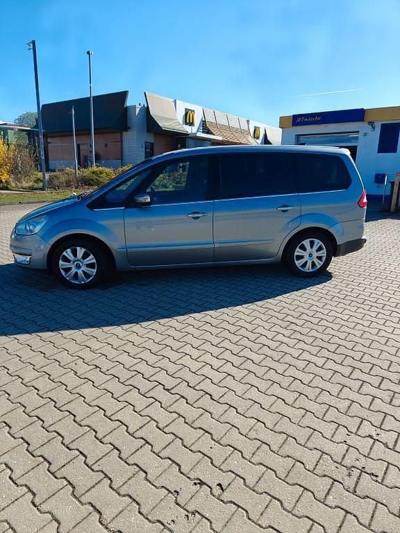 Gebraucht Ford Galaxy Titanium 140 PS (102 kW) 2010 Grau Van / Kleinbus