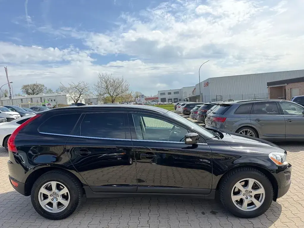 Gebraucht Volvo XC60 Momentum 163 PS (119 kW) 2011 Schwarz SUV