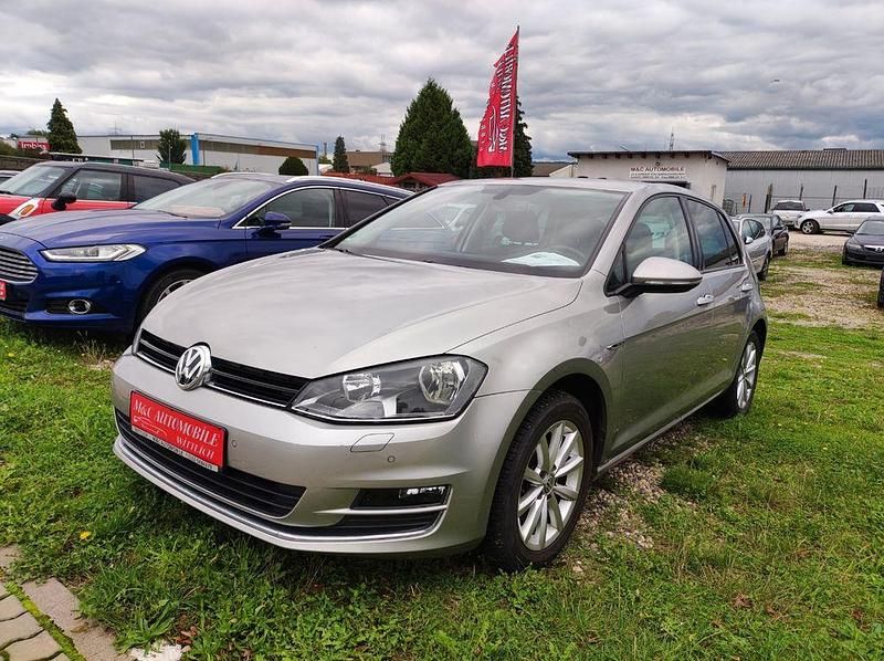 Silber Gebraucht 2015 VW Golf VII LOUNGE Limousine | 11.299 € (Fairer Preis) - Bild 1/4