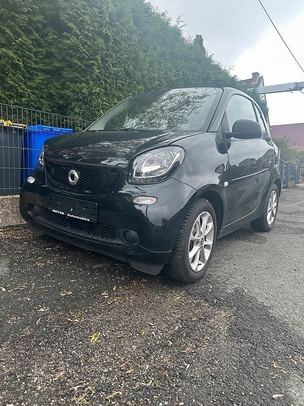 Schwarz Gebraucht 2018 Smart ForTwo Electric Drive Kleinwagen | 8.500 € - Bild 1/4