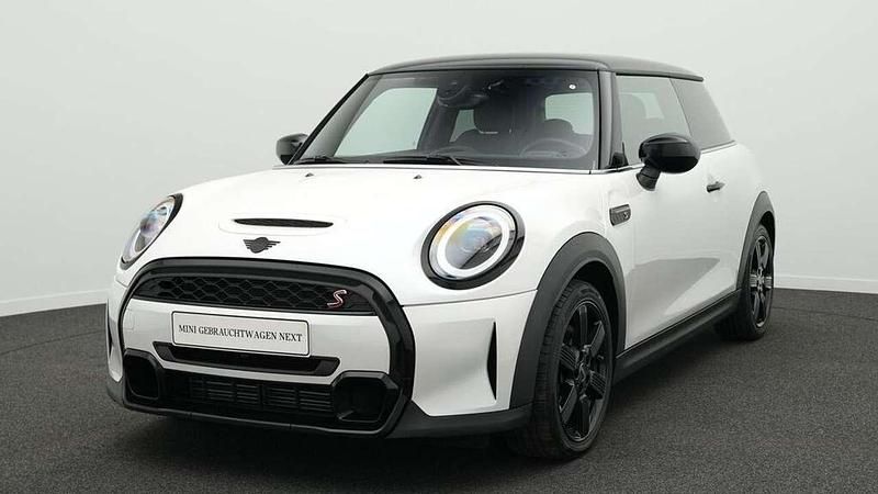 Weiß Gebraucht 2024 Mini Cooper S Classic Kleinwagen | 28.635 € (Fairer Preis) - Bild 1/4