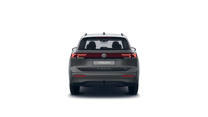 Gebraucht VW Tiguan Basis 131 PS (96 kW) 2024 Uranograu SUV