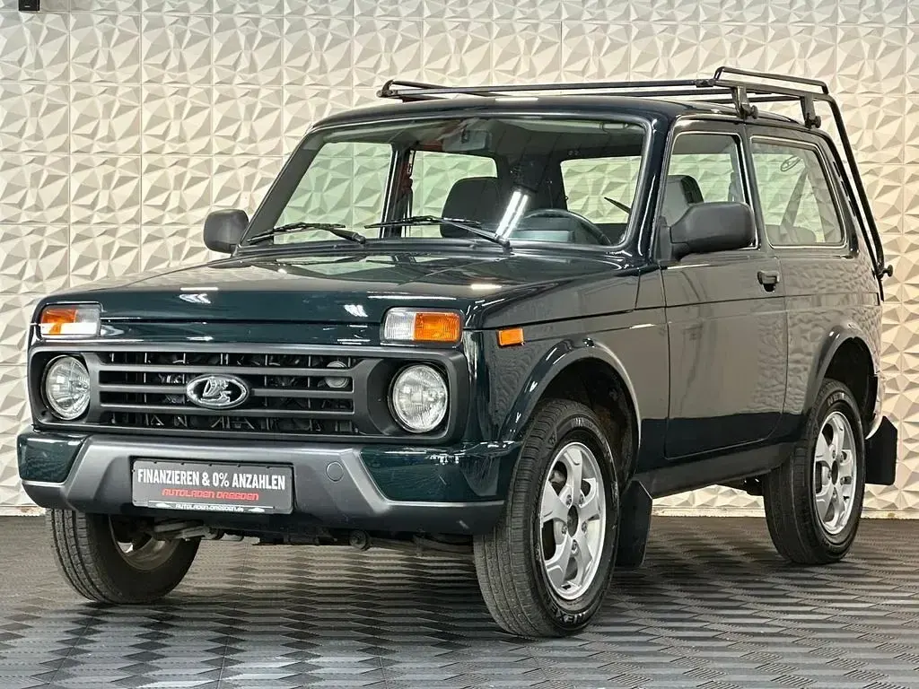 Gebraucht Lada Taiga 83 PS (61 kW) 2018 Grün SUV