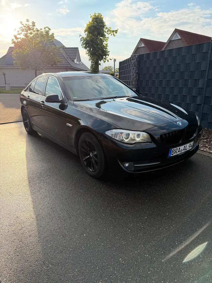Gebraucht BMW 530 258 PS (189 kW) 2012 Schwarz Limousine