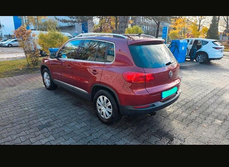 Gebraucht VW Tiguan 160 PS (117 kW) 2012 Rot SUV
