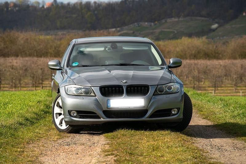 Gebraucht BMW 330 Performance 245 PS (180 kW) 2011 Grau Kombi