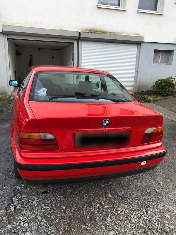 Gebraucht BMW 316 102 PS (75 kW) 1993 Rot Coupé