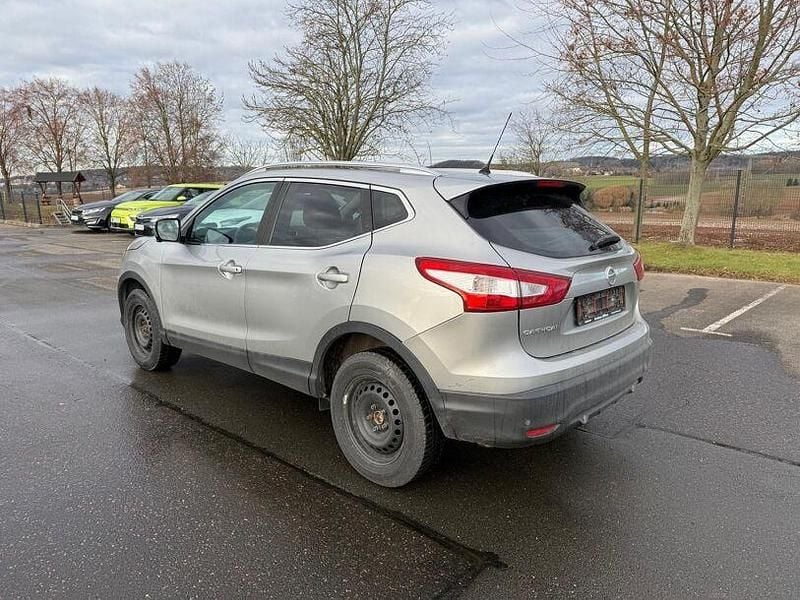 Gebraucht Nissan Qashqai 360º 163 PS (119 kW) 2015 Silver (m) SUV