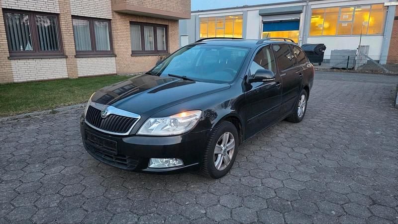 Gebraucht Skoda Octavia 160 PS (117 kW) 2011 Schwarz Kombi